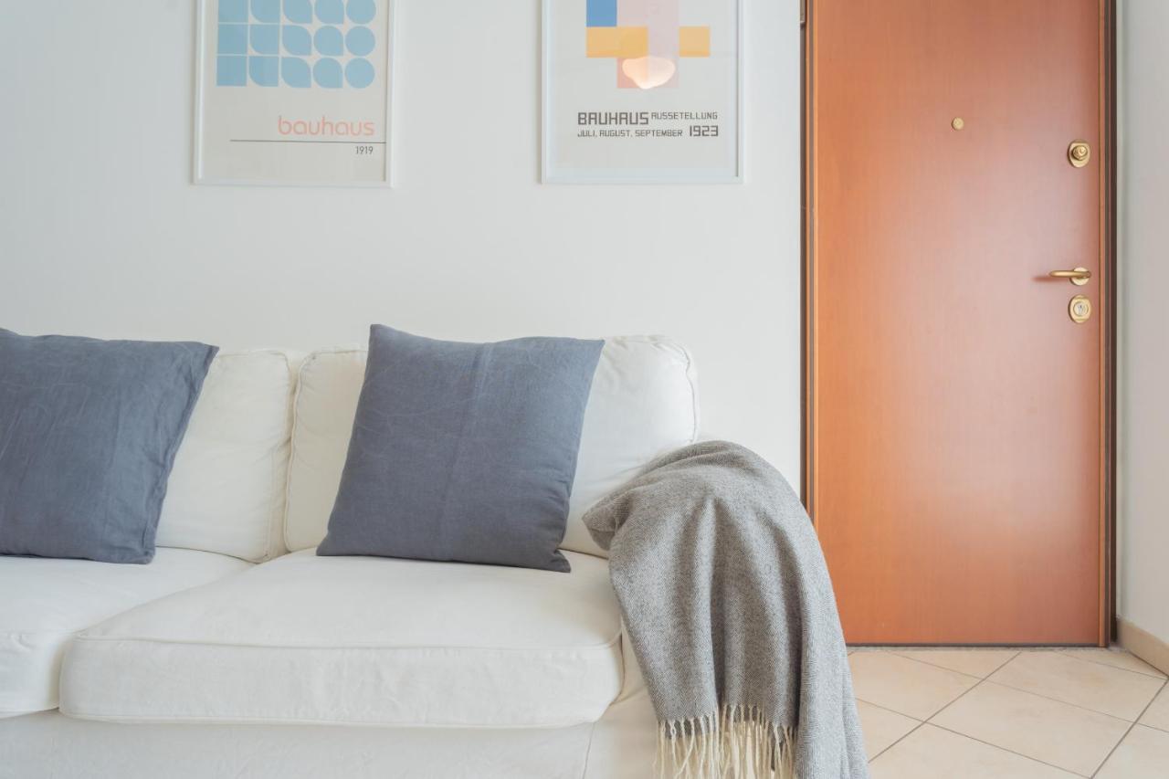Blue Bliss Apartment By Rent All Como Colonno Exterior photo