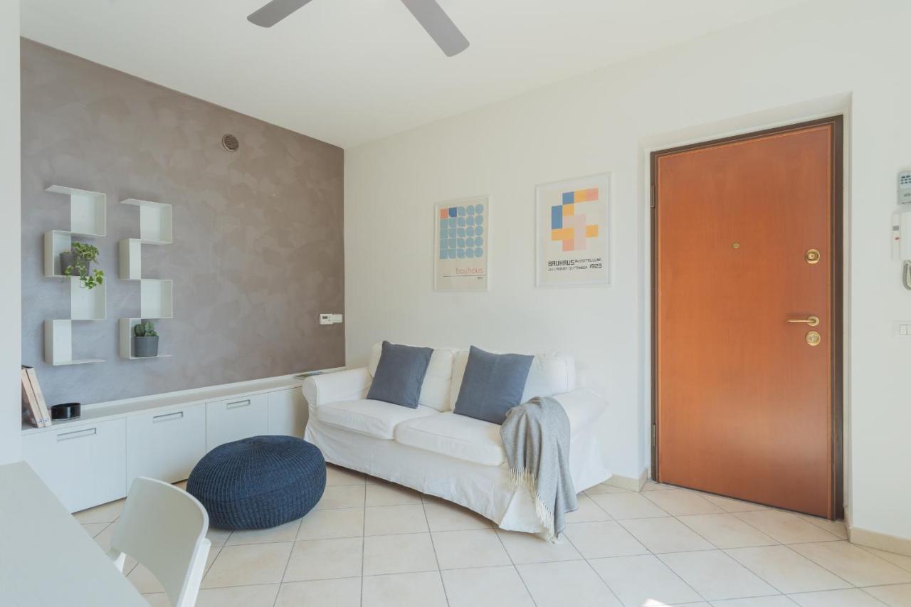 Blue Bliss Apartment By Rent All Como Colonno Exterior photo